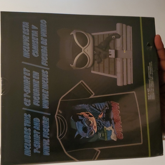 Catwoman (Jim Lee Deluxe) (Black & White) Funko and Catwoman Tee XL - Picture 5 of 5